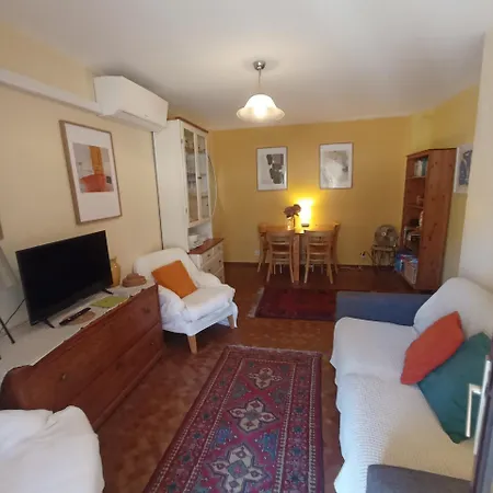 4pa40 - Avec Piscine Et Parking *